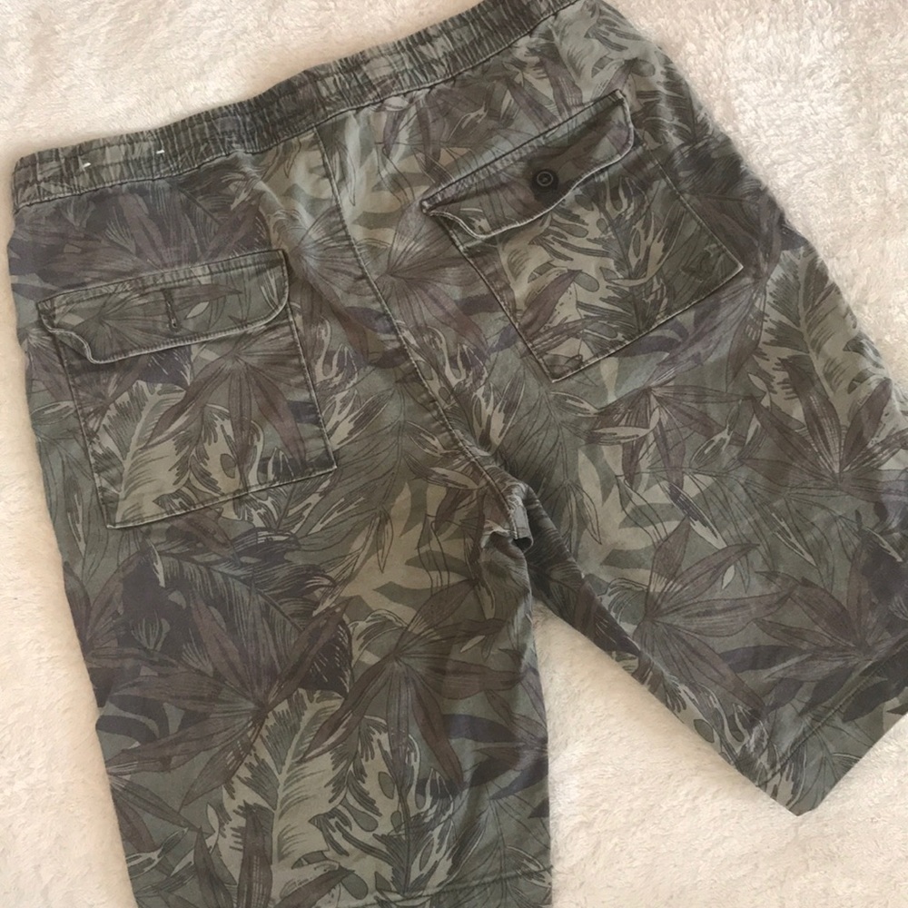 Patterned Shorts - Picture 2 of 2